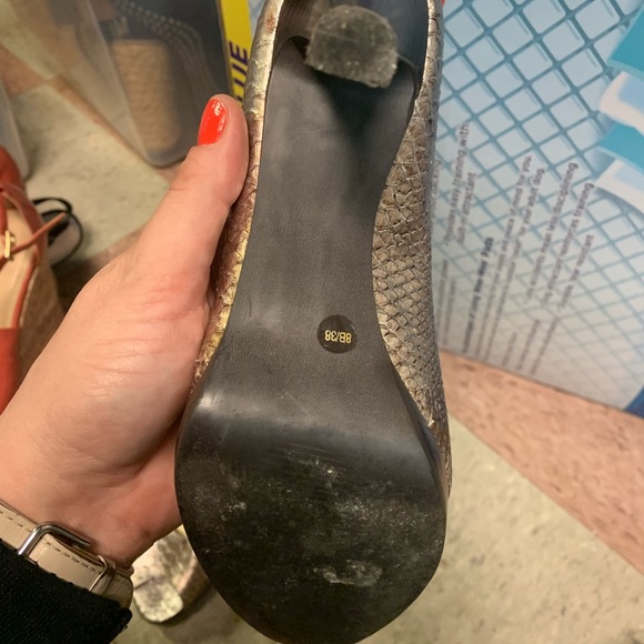 Jessica Simpson Heels - Picture 2 of 3